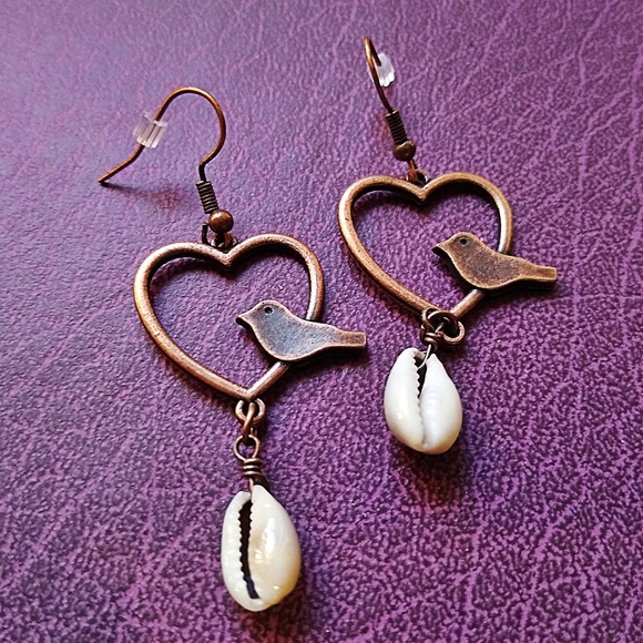 🐞2/$20 Birds in my Heart Earrings - Picture 2 of 3